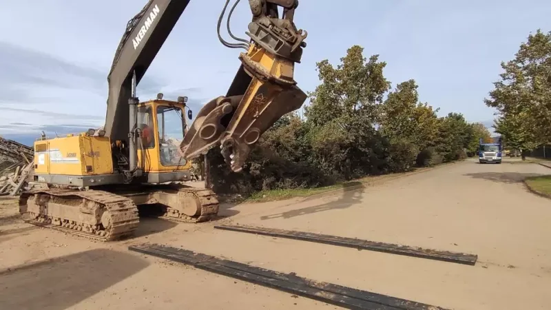 Coil mats and excavator mats slide 01